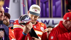 El año empezó de la mejor manera con el triunfo en el Super Bowl sobre los 49ers en el Allegiant Stadium. La actuación de Mahomes fue tal (34/46, 333 yardas, 2 TD, INT) que fue nombrado el Jugador Más Valioso del partido más importante de la NFL por tercera ocasión en su carrera. Pocos son los que tienen una tercia de premios al MVP puesto que Joe Montana acumuló tres y Tom Brady cinco. 